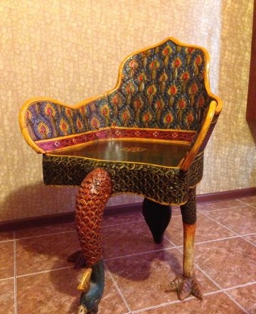 Уникальный стул-павлин