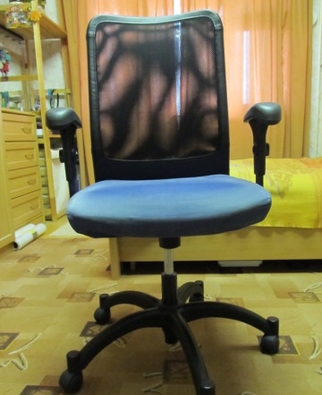 Крутящиеся офисные стулья