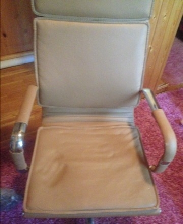 Новое офисное кресло -нат кожа