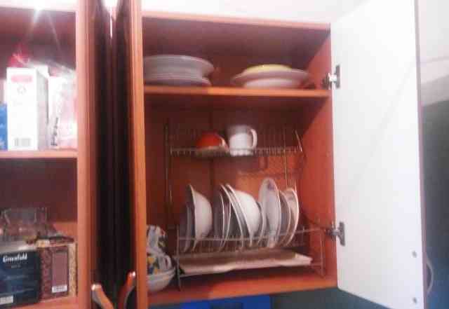 Два навесных шкафа от кухонного гарнитура