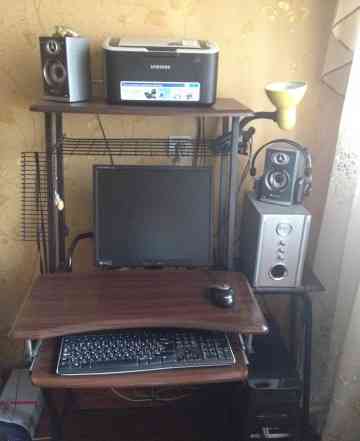  компьютерный стол и стул