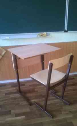 Школьные парты и стулья 