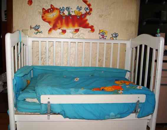  детскую кровать