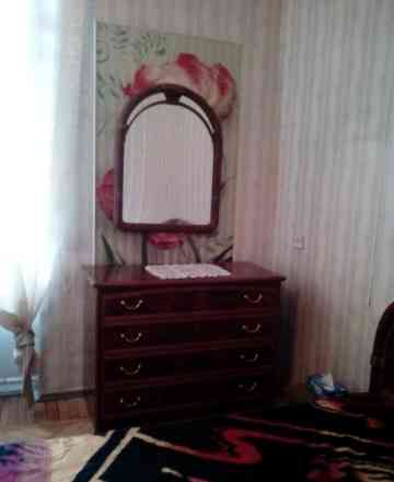 Кровать 180x200 и 2 тумбочки, шкаф, комод+ зеркало