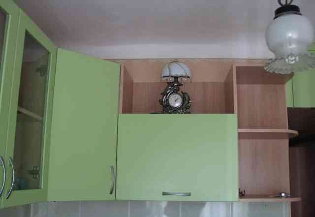 Светло-зеленый кухонный гарнитур