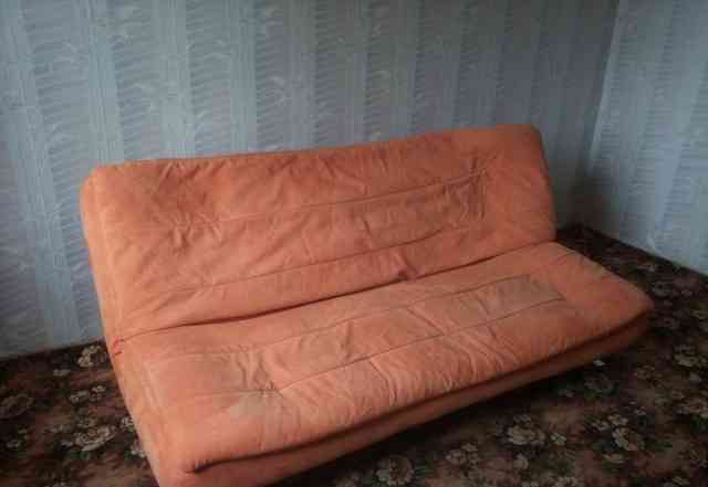 Б/у оранжевый диван