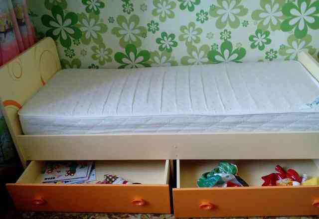 Кровать и шкаф в наборе детские