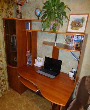 Стол компьютерный с книжным шкафом