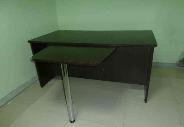 Большой кабинетный стол с приставкой