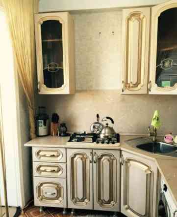Срочно  кухонная мебель со встроенной печ