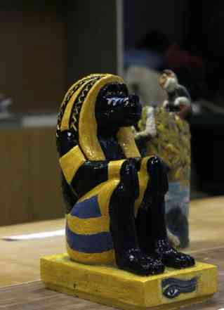 Скульптура в египетском стиле ручной работы