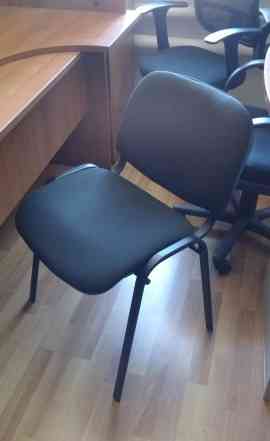 Офисные стулья в хорошем состоянии