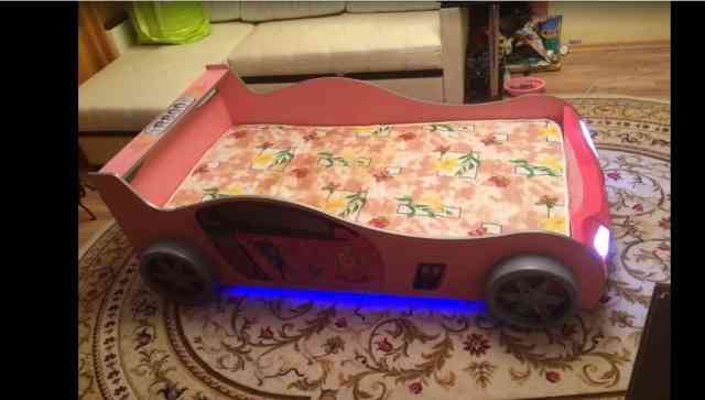  кровать в ввиде авто для девочки