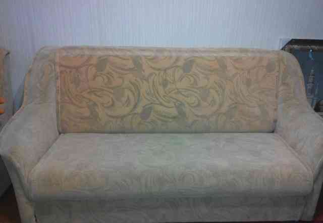 Качественный диван и кресла