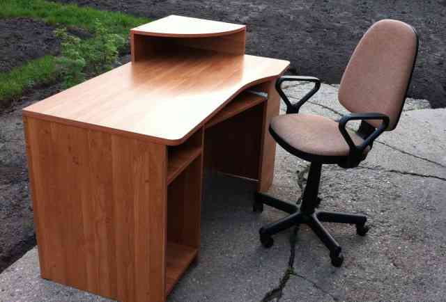  письменно-компьютерный стол + кресло