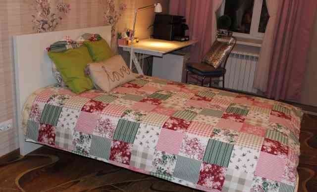 Кровать 1.5 спальная с матрасом