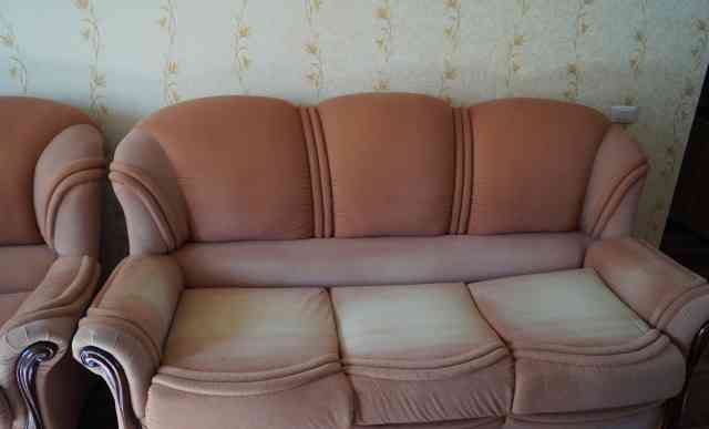  комплекта диван + 2 кресла