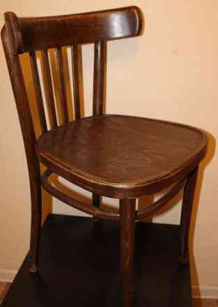 Деревянный винтажный антикварный стул