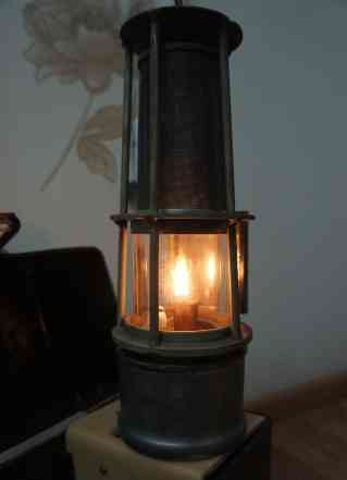 Керосиновая лампа (шахтерский фонарь)