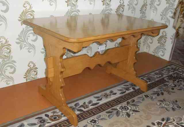 Семейнный стол деревянный