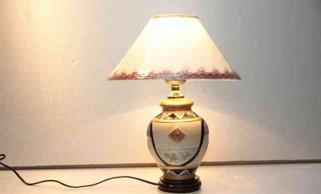 Лампа настольная с абажуром. 2 шт