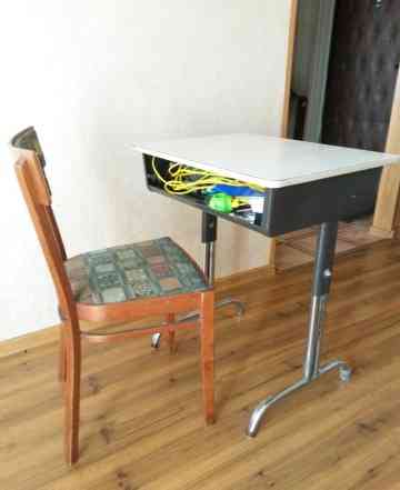  столик (парта) со стулом