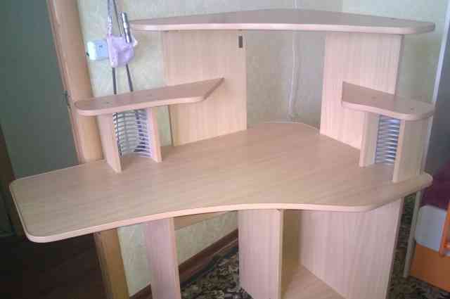 Угловой компьютерный стол(правый) (с размерами)