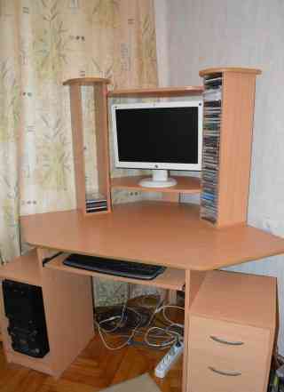 Компьютерный стол угловой с большой столешницей