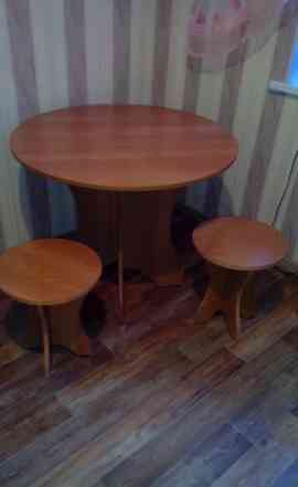 Комплект - стол и два табурета