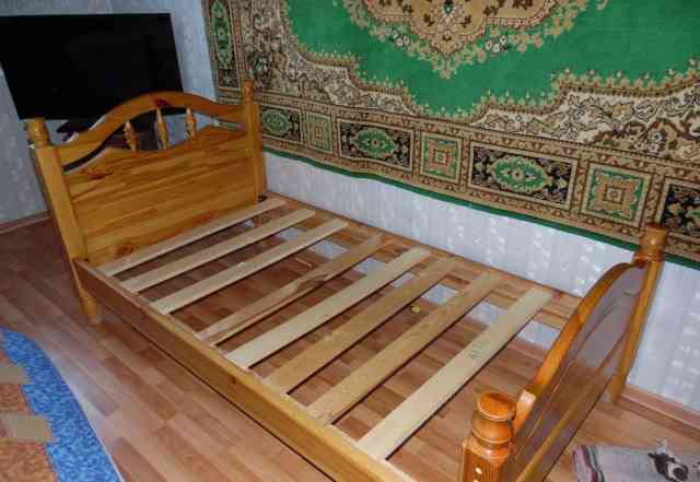 Кровать деревянная 1.5 спальная