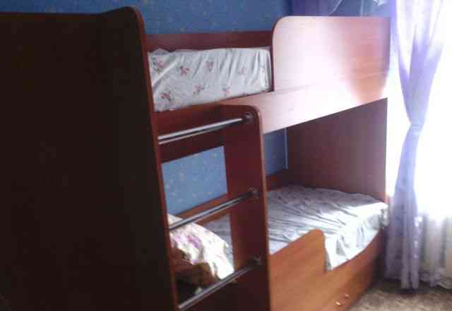 Кровать 2х-ярусная со встроенным шкафом