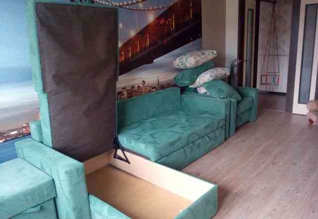 Угловой диван+ кресло кровать в отличном состоянии