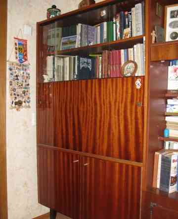 Книжный шкаф-секретер