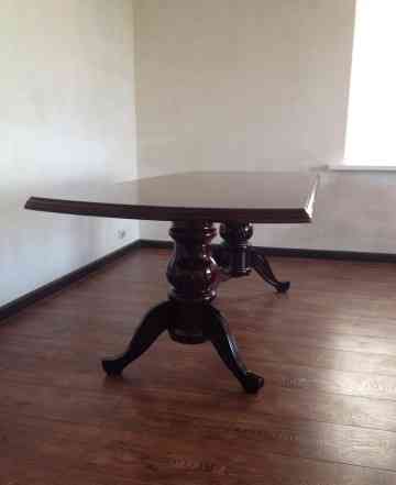Обсолютно новый стол