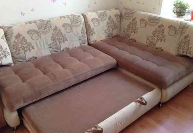 Угловой диван в отличном состоянии