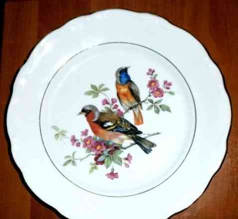 Тарелка декоративная "Птички на ветке". Фарфор