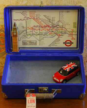 Винтажный чемодан в британском стиле