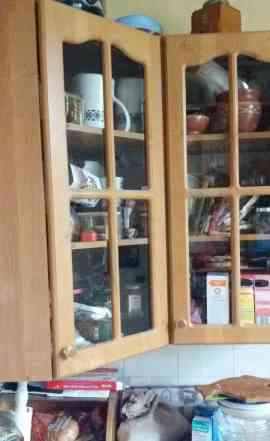 Шкаф кухонный со стеклянной дверцей