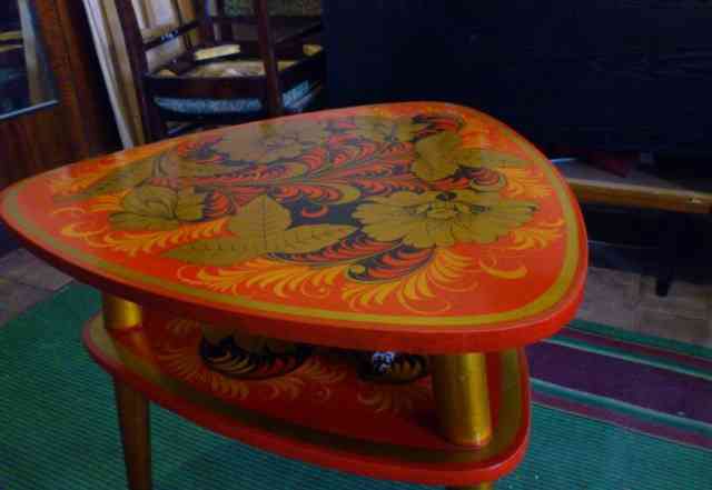 Кофейный столик и декоративный стул, хохлома