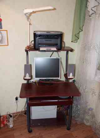  Компьютерный стол и монитор (комплект)