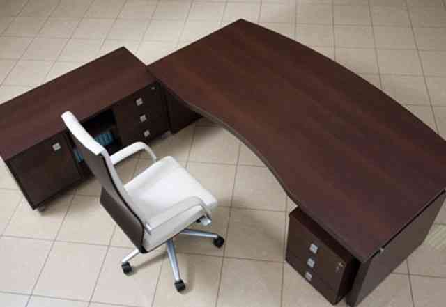 Офисные, компъютерные столы
