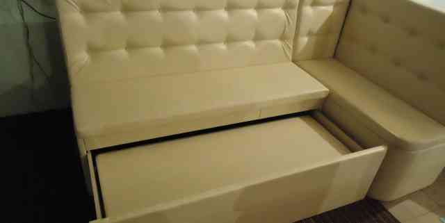 Кухонный диванчик со спальным местом от произ-ля
