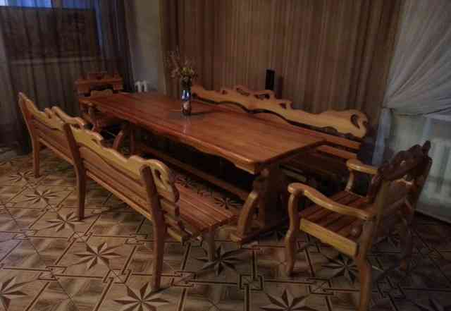Эксклюзивный деревянный стол с диванами-креслами