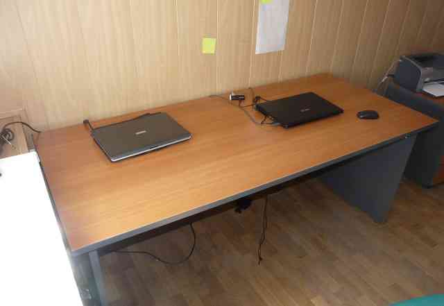 Офисный стол, длина 1.8м