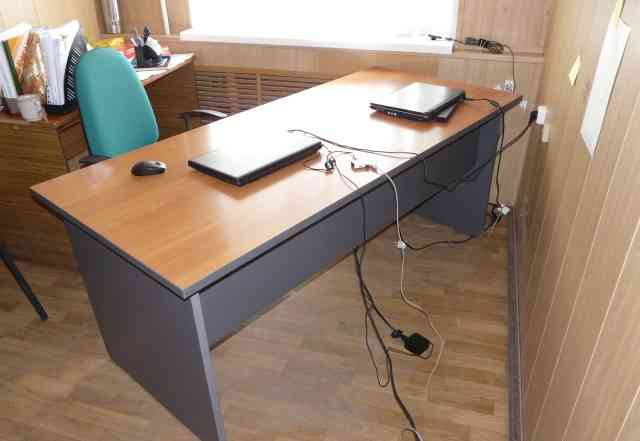 Офисный стол, длина 1.8м