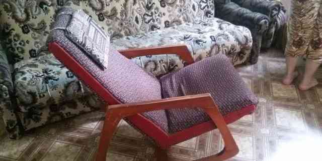 Мебель б/у диван, кресла, кресло-качалка, кровати