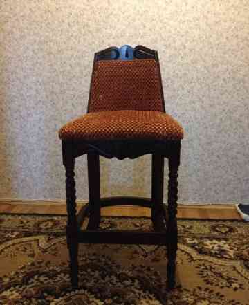 Барный стул деревянный