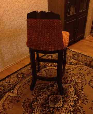 Барный стул деревянный