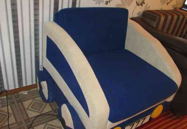 Кресло-кровать в виде машинки