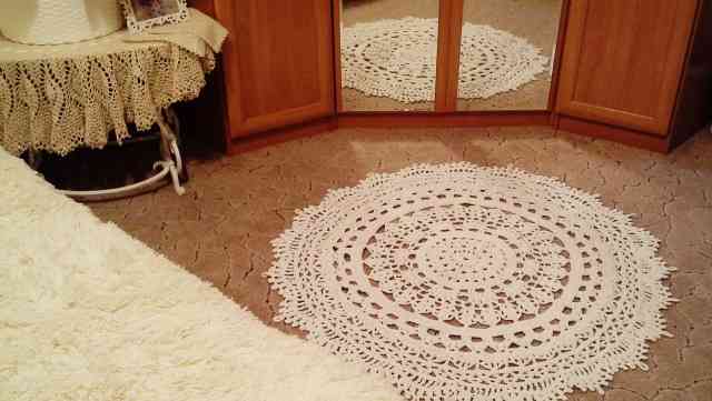 Вязаные ковры и прикроватные коврики на заказ